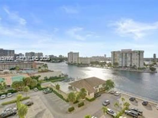 1833 S Ocean Dr , Unit PH1, Hallandale Beach, FL 33009