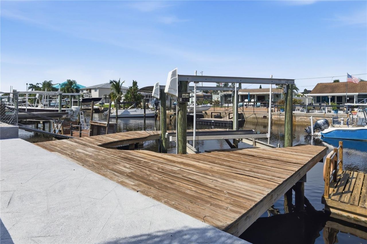 7507 Mako Drive, Hudson, FL 34667 Photo