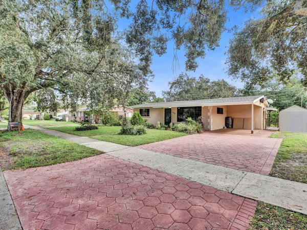 2610 NW 74TH Avenue, Hollywood, FL 33024