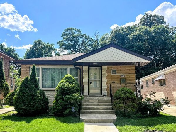 10912 S Longwood Drive , Chicago, IL 60643