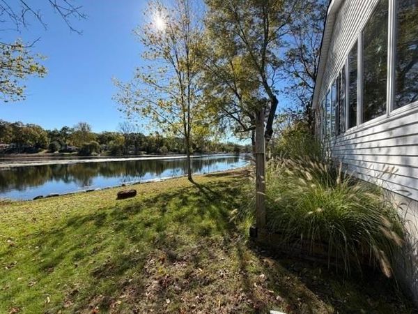 8913 Riverside Drive, Brighton, MI 48116