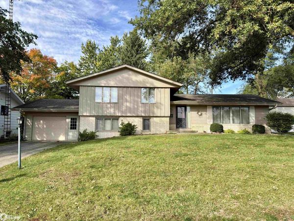 805 Brookside Drive, Audubon, IA 50025