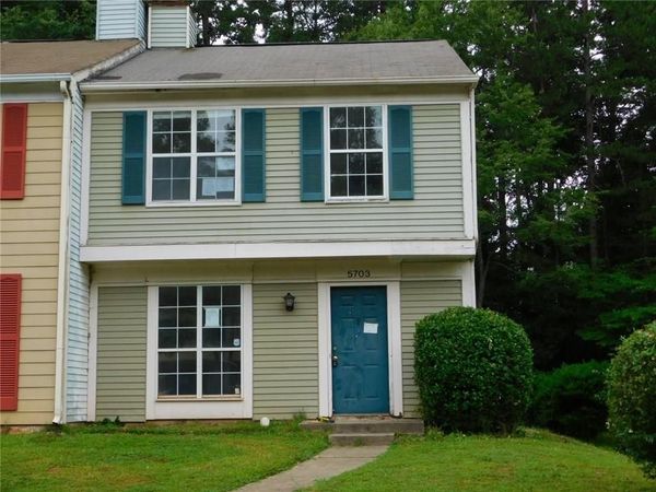 5703 Wells Circle , Stone Mountain, GA 30087
