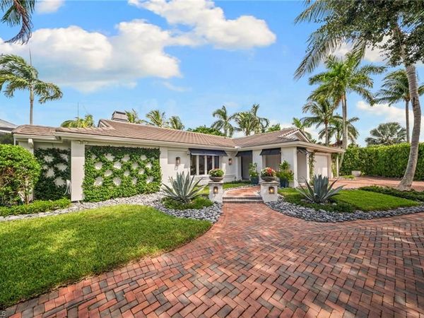 2030 Snook DR , NAPLES, FL 34102