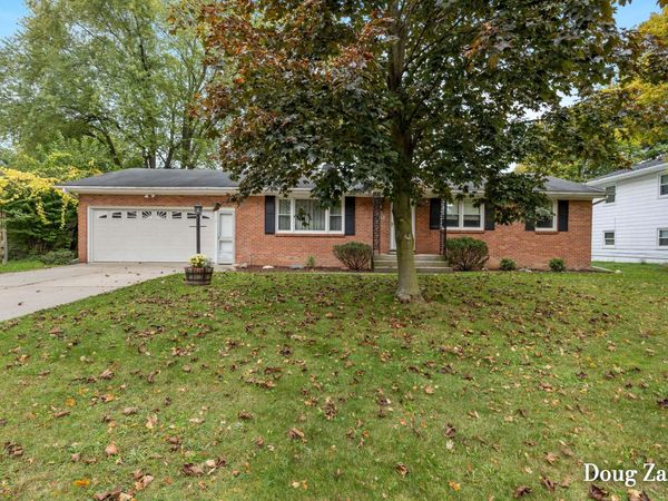 1812 Stilesgate Street SE, Grand Rapids, MI 49508