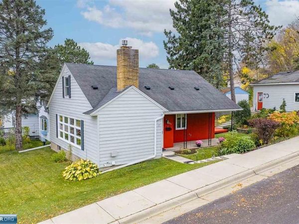 1002 Jones Street , Eveleth, MN 55734
