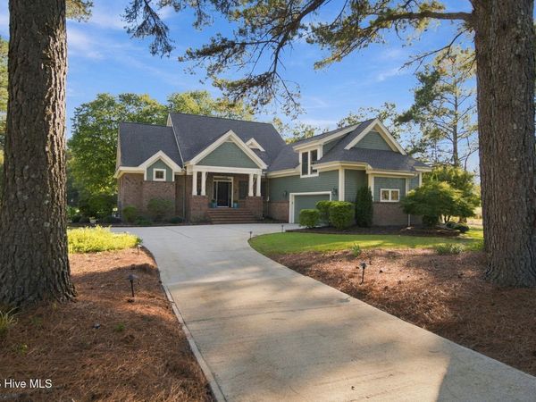 112 Cedar Court, Wallace, NC 28466