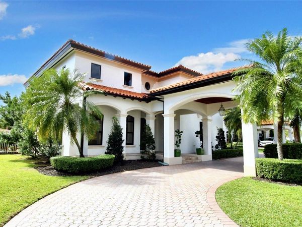 12094 NW 5th St , Miami, FL 33182