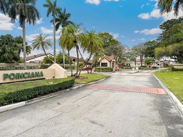 421 SW 88th Ct , Miami, FL 33174