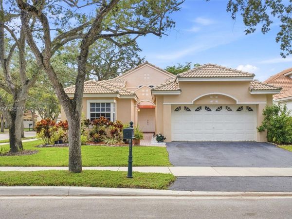 1211 Bayview Cir , Weston, FL 33326
