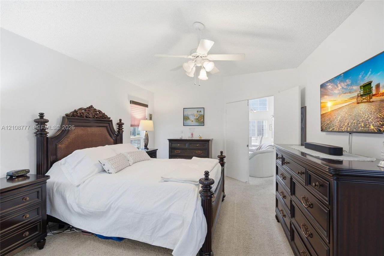 1211 Bayview Cir , Weston, FL 33326 Photo