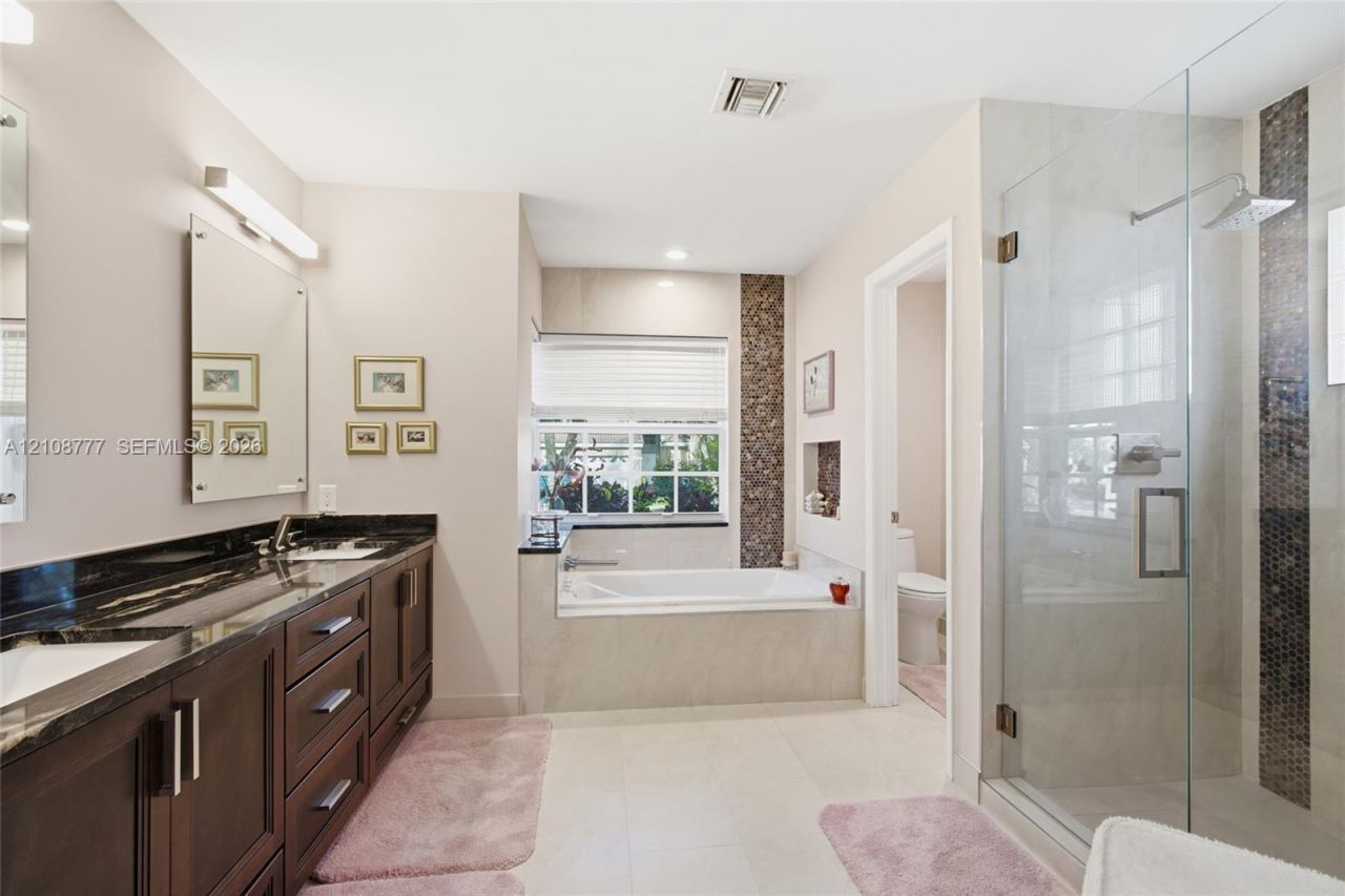 1211 Bayview Cir , Weston, FL 33326 Photo