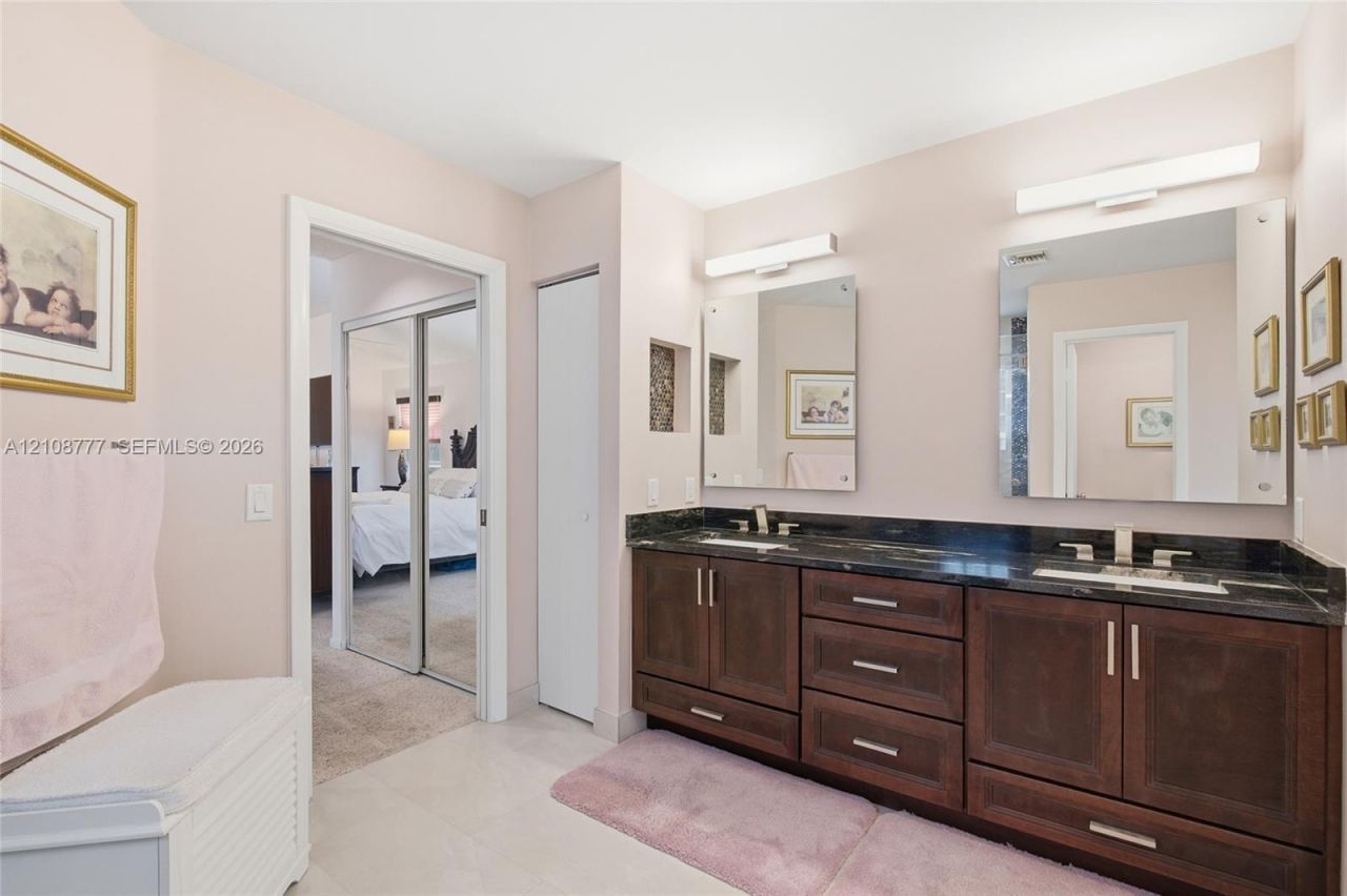 1211 Bayview Cir , Weston, FL 33326 Photo
