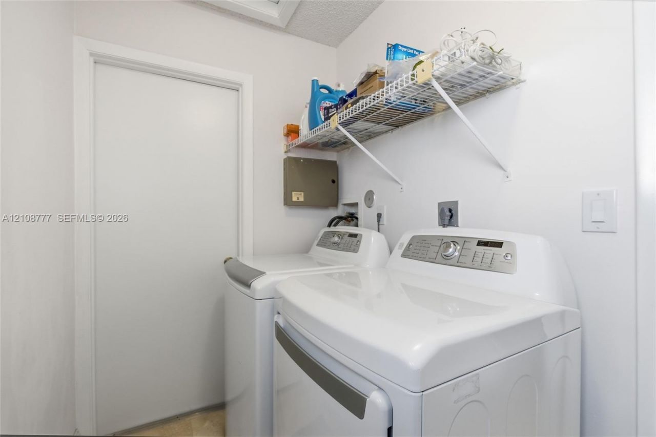 1211 Bayview Cir , Weston, FL 33326 Photo