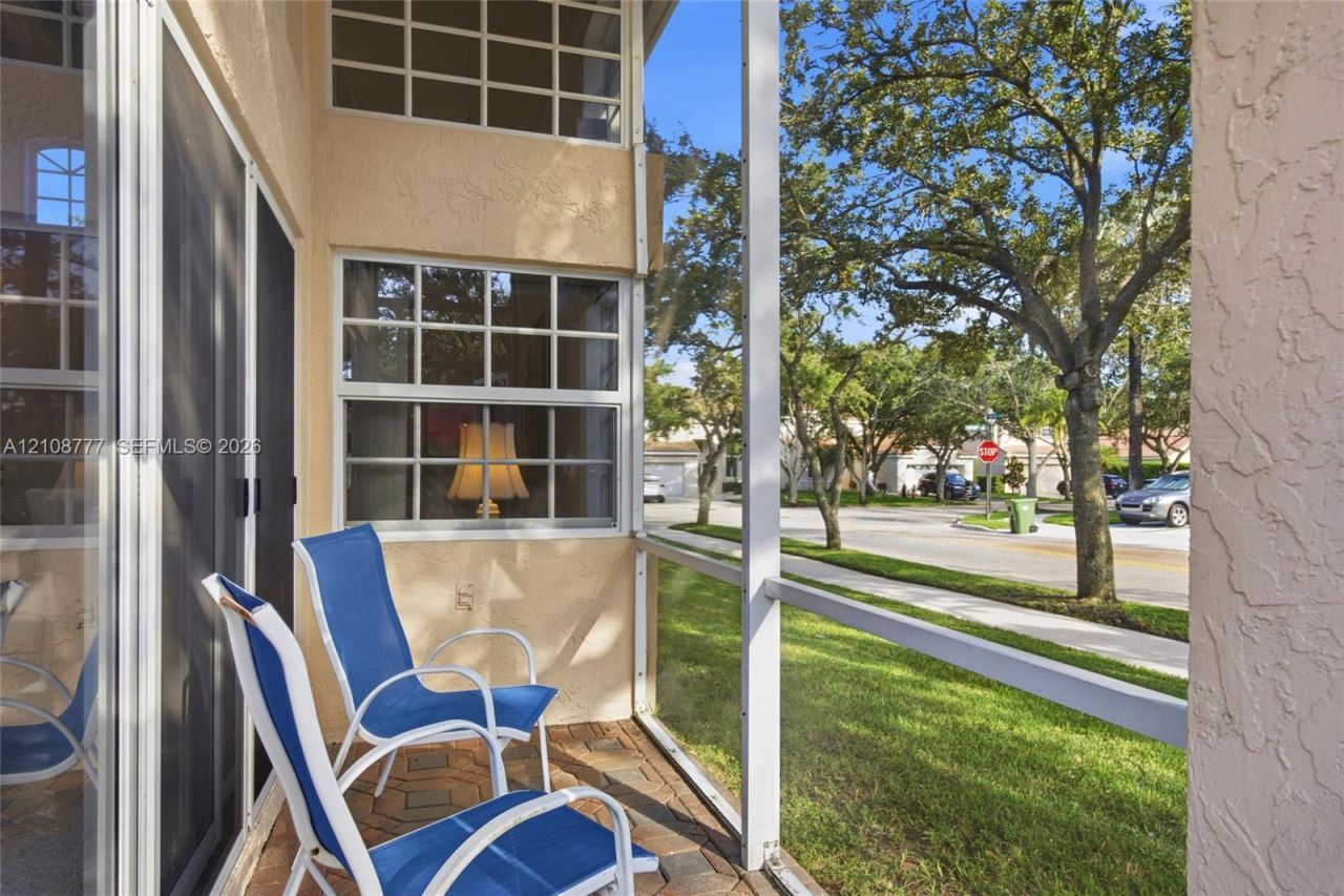 1211 Bayview Cir , Weston, FL 33326 Photo