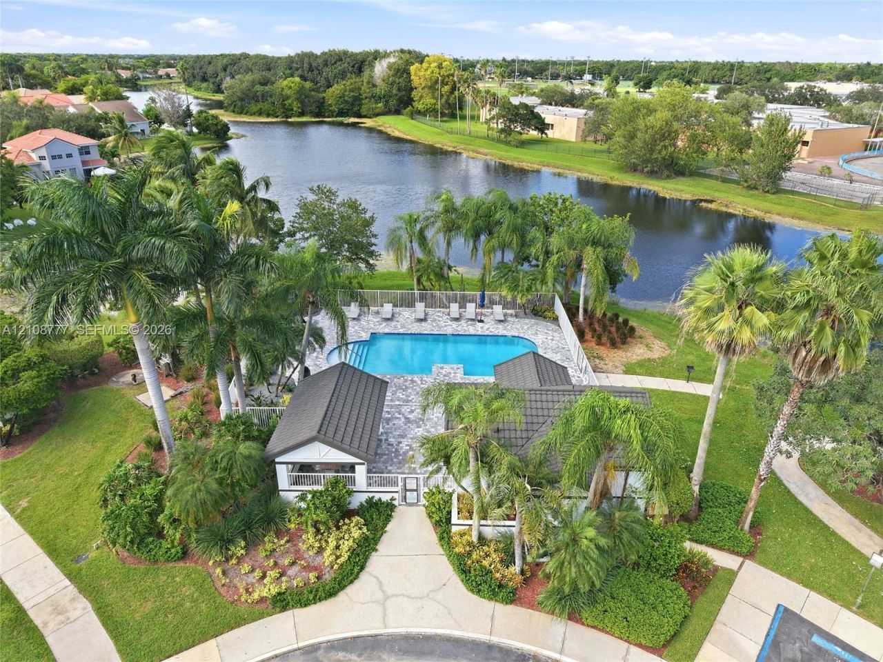1211 Bayview Cir , Weston, FL 33326 Photo