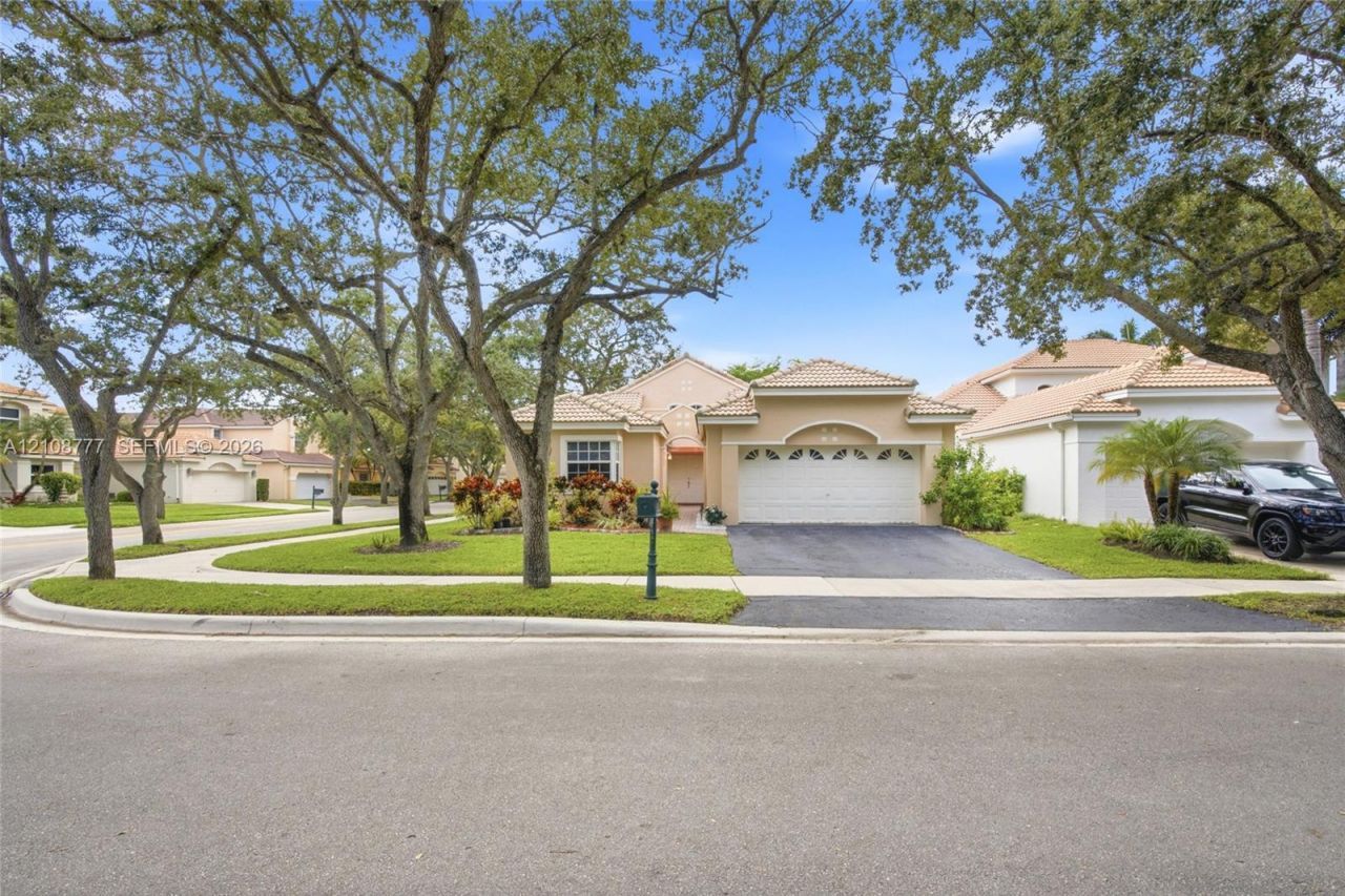 1211 Bayview Cir , Weston, FL 33326 Photo