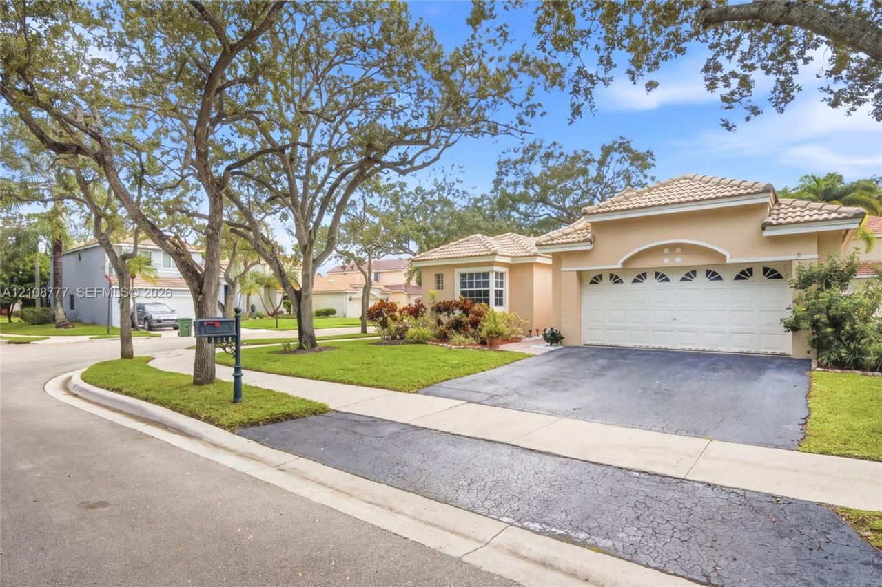 1211 Bayview Cir , Weston, FL 33326 Photo