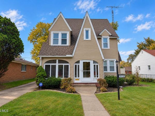 909 Secor Road , Toledo, OH 43607