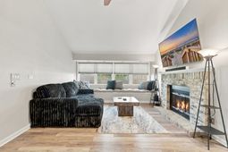 1203 Erin Way  photo 4