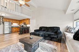 1203 Erin Way  photo 4