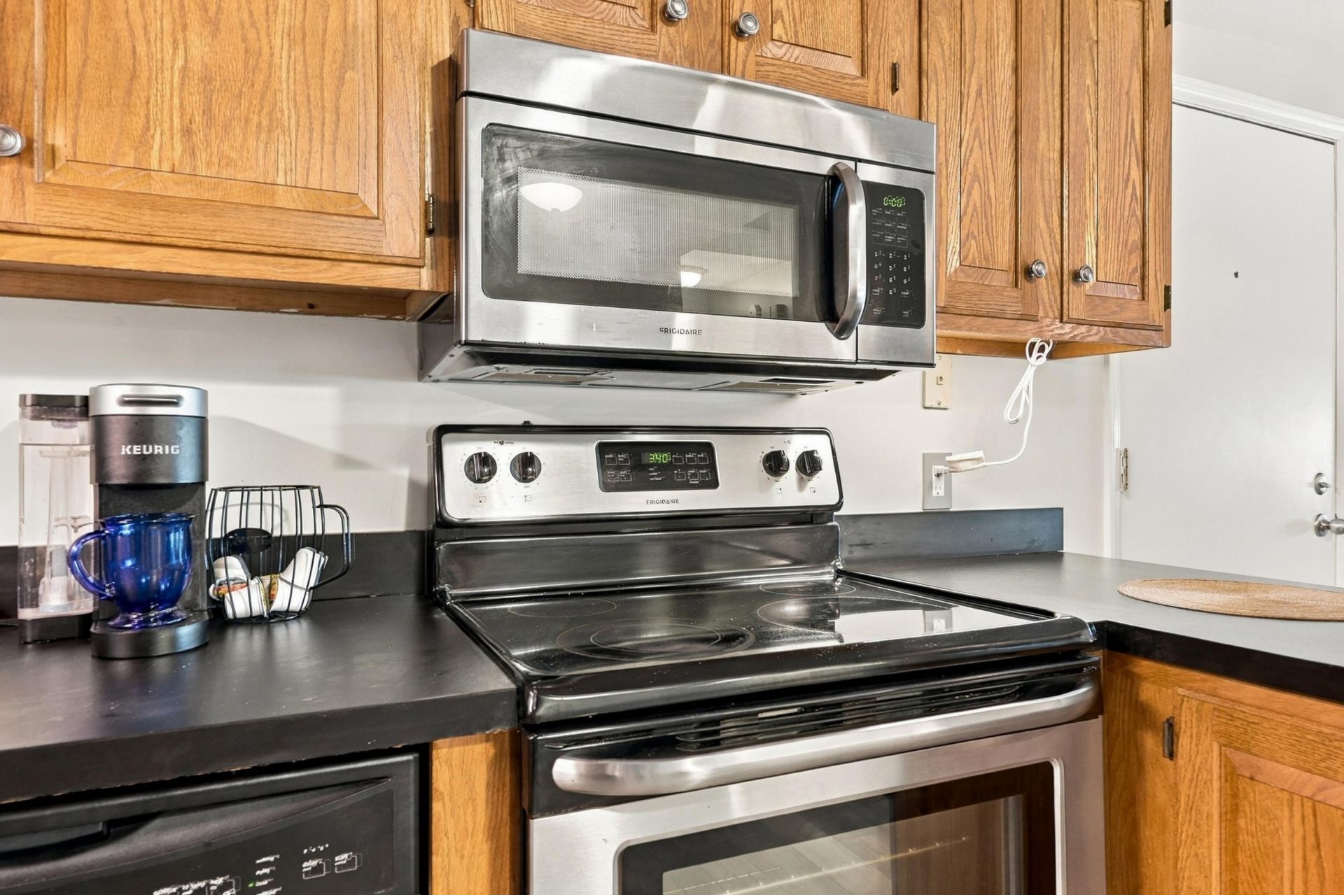 1203 Erin Way  Photo 7