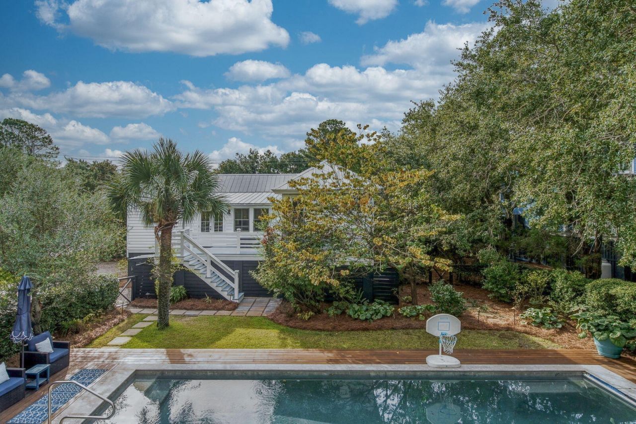 2830 Middle Street Photo 7