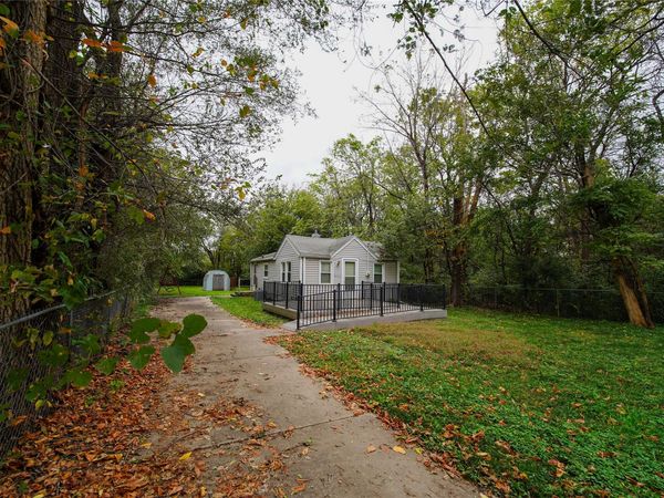 3126 Maury Street, Des Moines, IA 50317