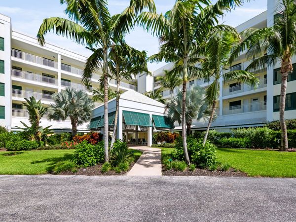 529 NE Plantation Road, Unit 105, Stuart, FL 34996