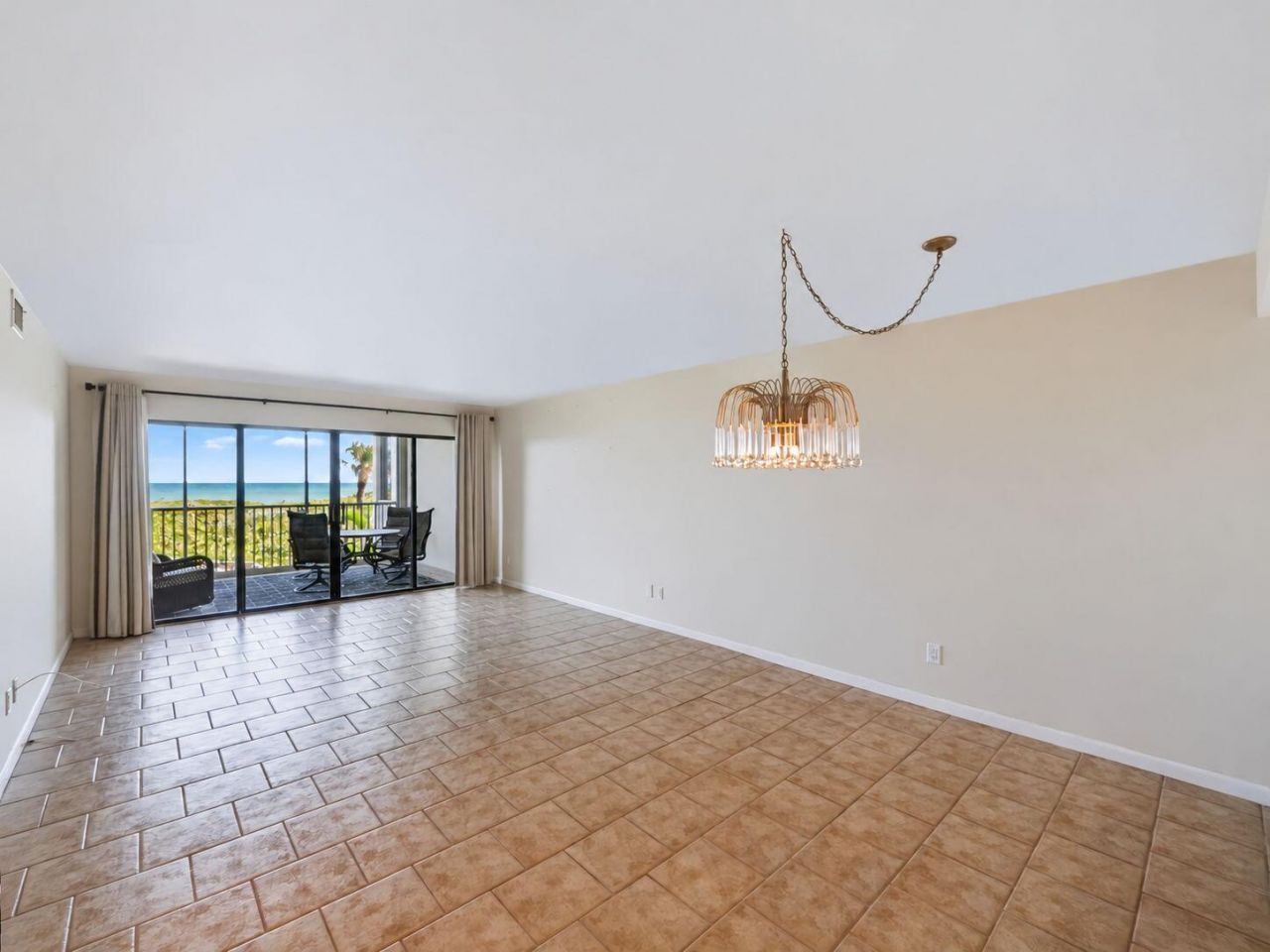 529 NE Plantation Road, Unit 105, Stuart, FL 34996 Photo