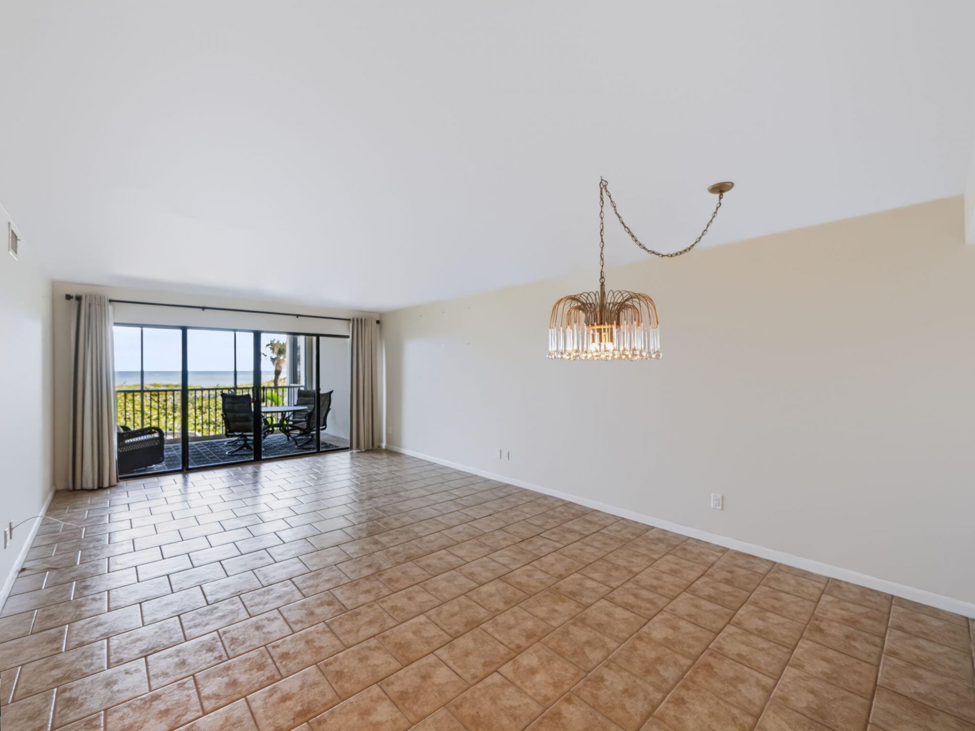 529 NE Plantation Road, Unit 105, Stuart, FL 34996 Photo