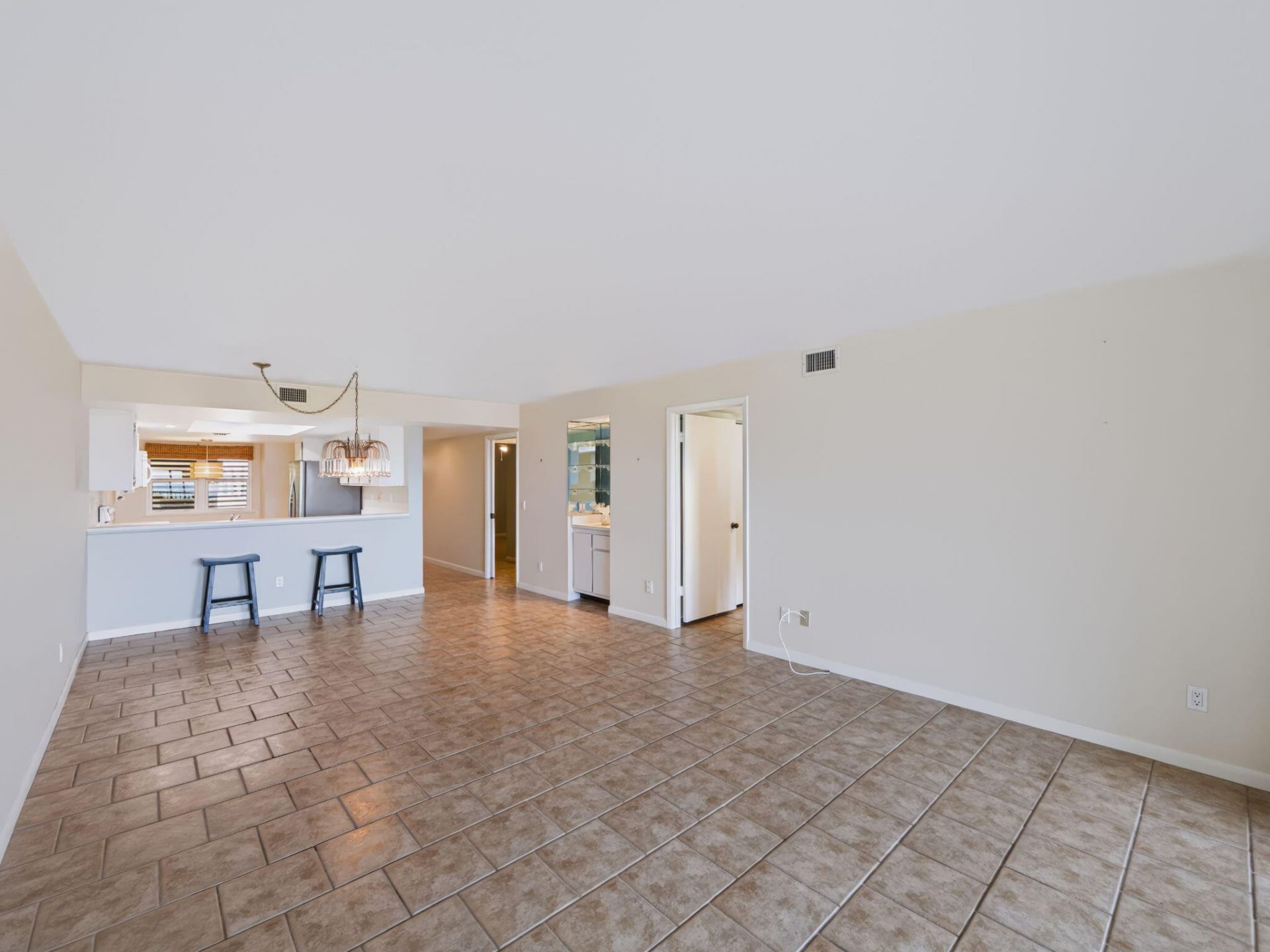 529 NE Plantation Road, Unit 105, Stuart, FL 34996 Photo