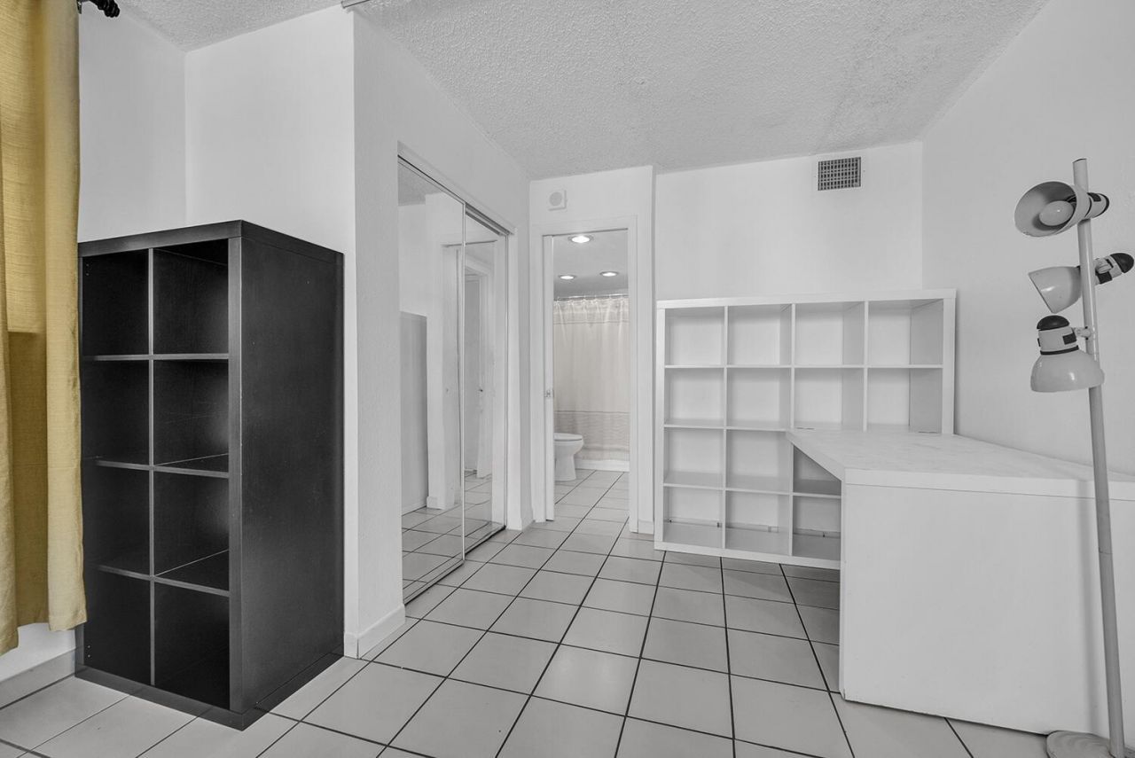 345 Ocean Drive, Unit 301, Miami Beach, FL 33139 Photo