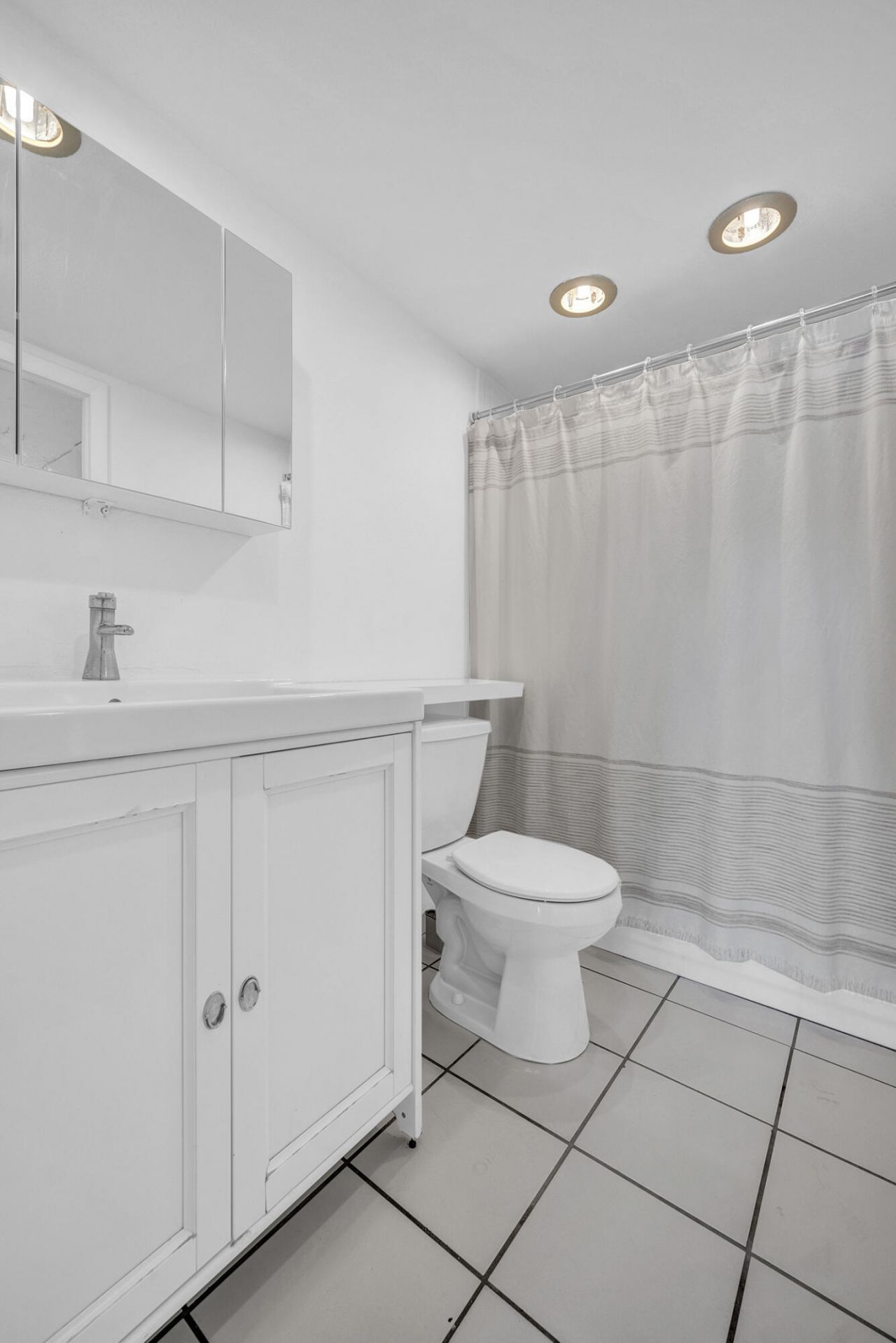 345 Ocean Drive, Unit 301, Miami Beach, FL 33139 Photo