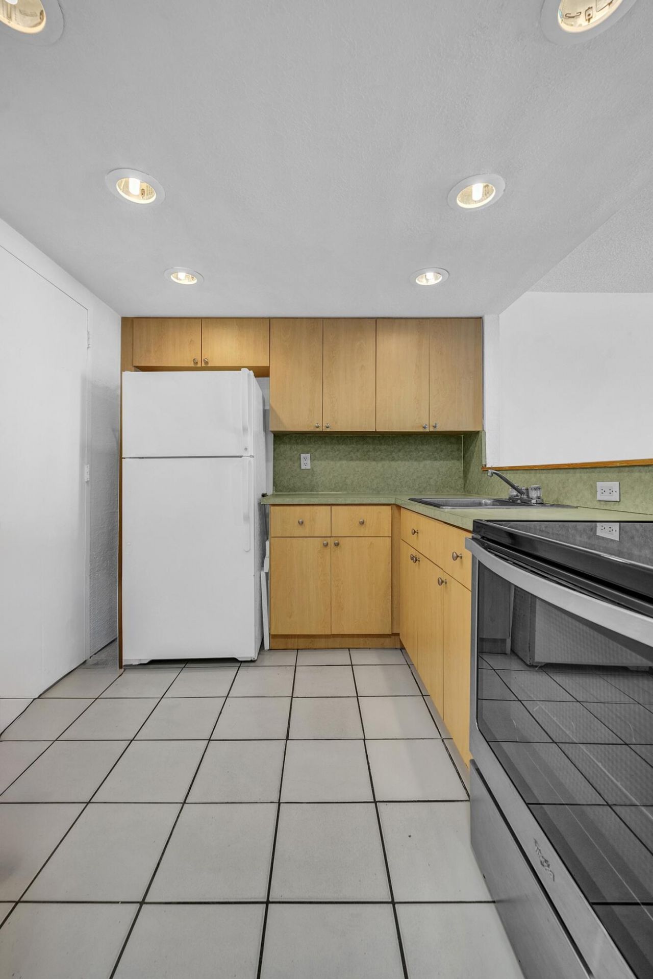 345 Ocean Drive, Unit 301, Miami Beach, FL 33139 Photo