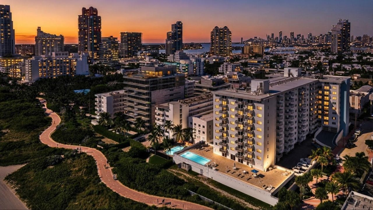 345 Ocean Drive, Unit 301, Miami Beach, FL 33139 Photo