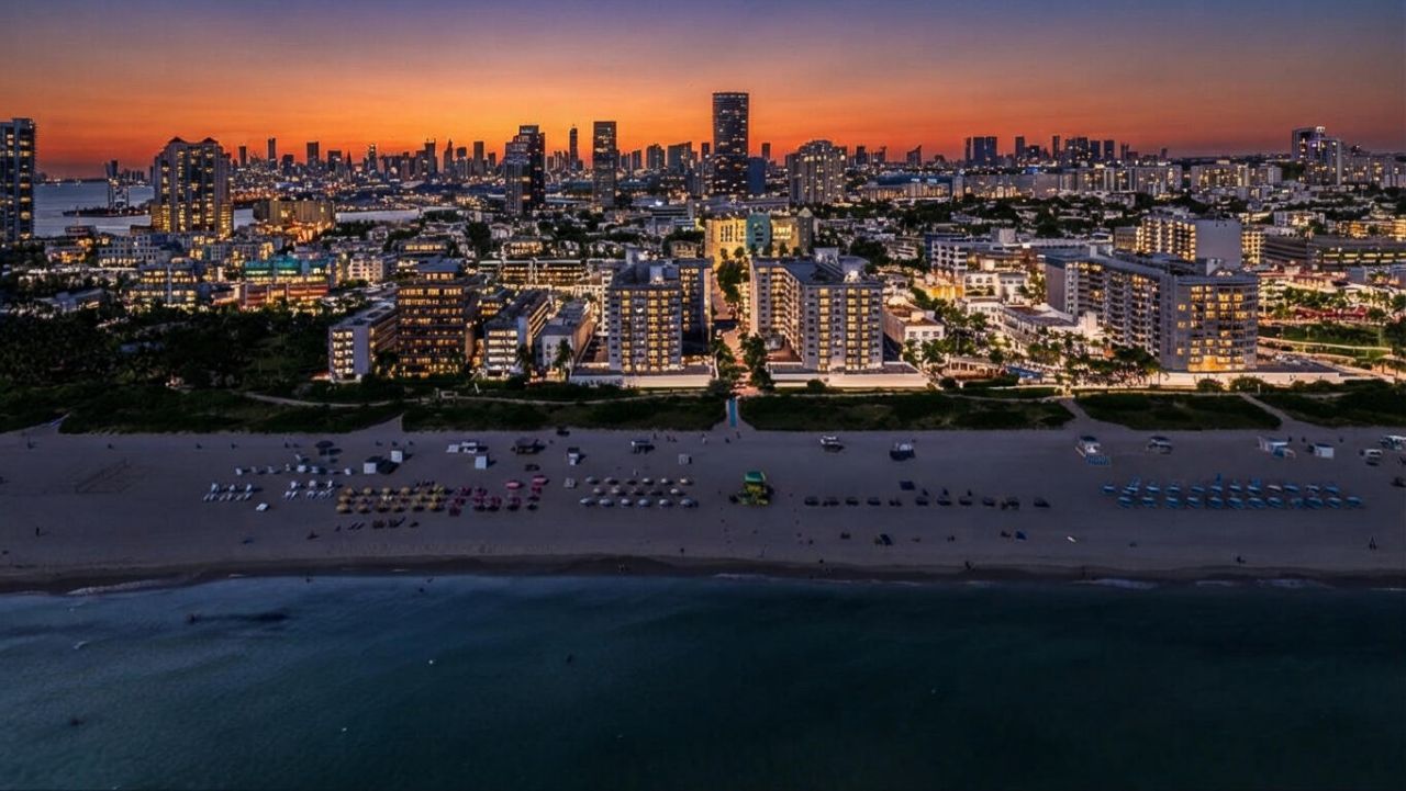 345 Ocean Drive, Unit 301, Miami Beach, FL 33139 Photo