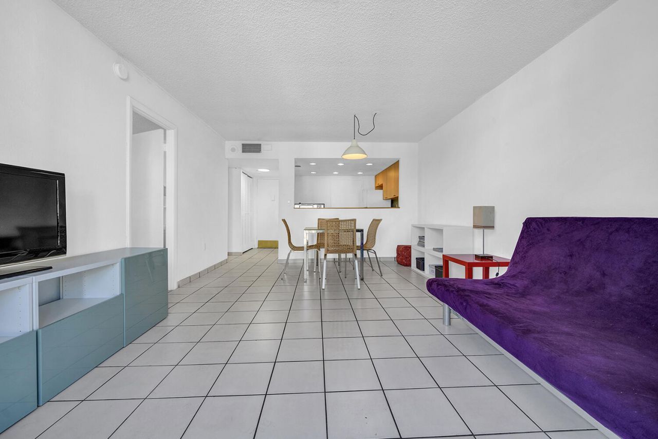 345 Ocean Drive, Unit 301, Miami Beach, FL 33139 Photo