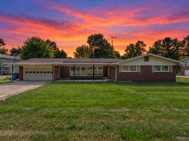 208 N Washington Street , Manchester, Mi 48158