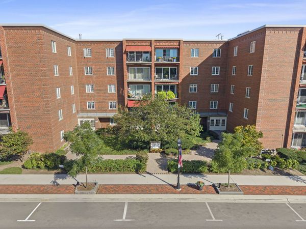 515 N Main Street , Unit 4AS, Glen Ellyn, IL 60137