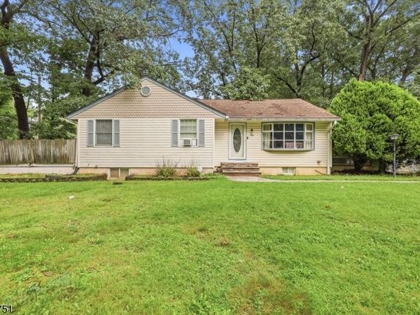 76 Page Dr, Oakland, NJ 07436
