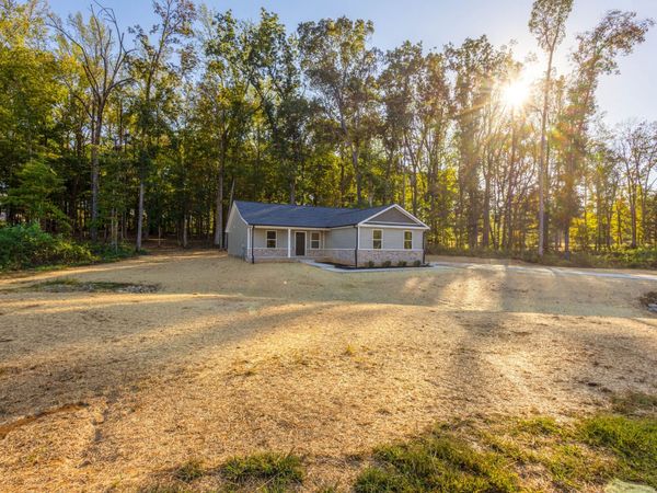 203 Crepe Myrtle Drive , Dickson, TN 37055