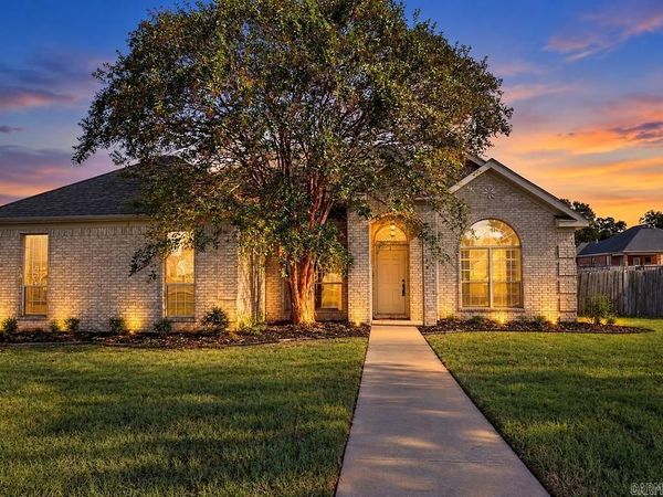 6016 Base Meadows Dr , Jacksonville, AR 72076