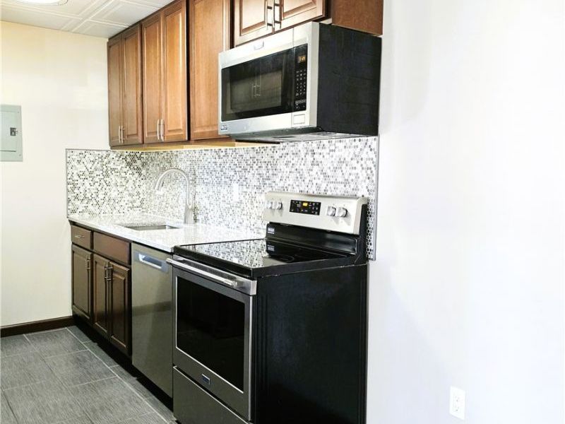 1555 Cedarwood Drive, Unit 19E, Westlake, OH 44145 Photo 3