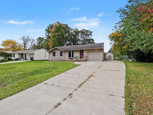 5615 Dogwood Drive, Jackson, MI 49201