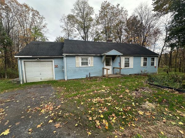 5150 Route 82 , Salt Point, NY 12578