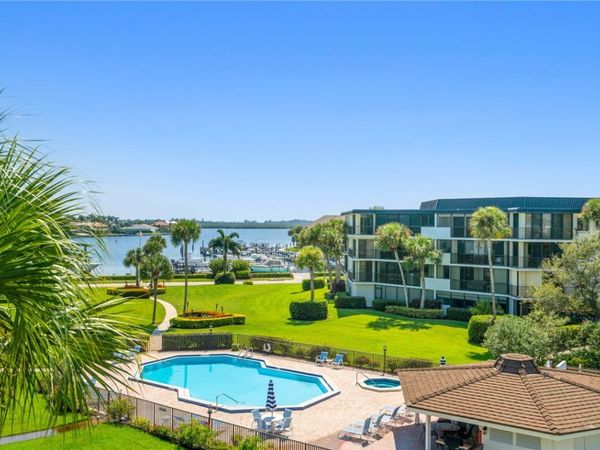 1821 Mooringline Drive, Unit 2-F, Vero Beach, FL 32963