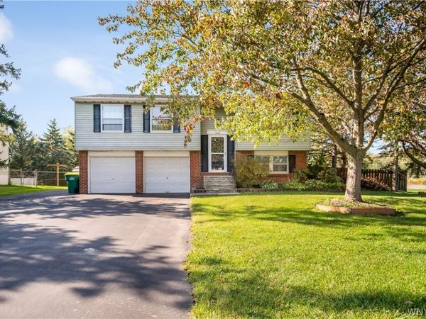 5300 Greenview Drive , Lockport, NY 14094