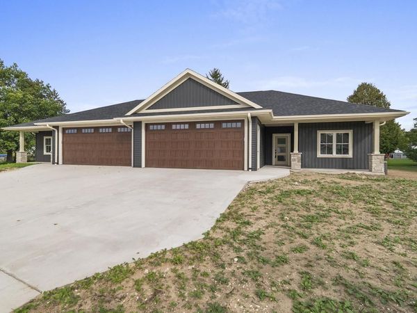 1915 Paul ROAD, Unit 1917, Manitowoc, WI 54220