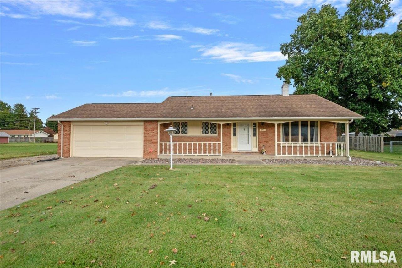 2538 Plateau Drive, Springfield, IL 62707 Main Photo